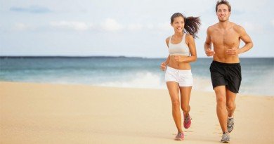 Como manter o corpo sarado durante as férias na praia