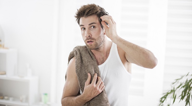 Erros comuns ao cuidar do cabelo masculino