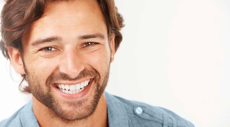 Homens com dentes bonitos tem mais sucesso na vida